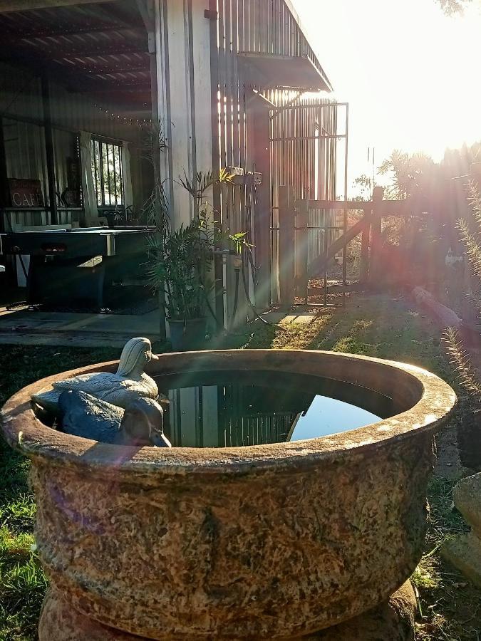 Bronnies Place Hotel Gatton Exterior foto
